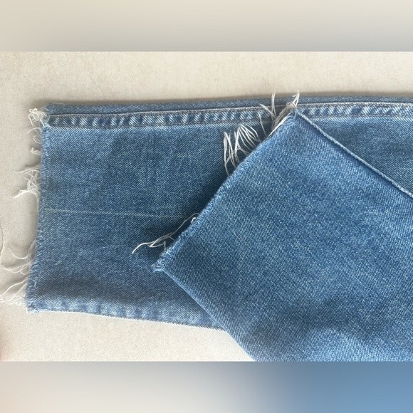 Khaite Alissa Crop Jeans Raw Hem Frayed Cotton Blend Blue Women's Size 28 - Picture 6 of 11